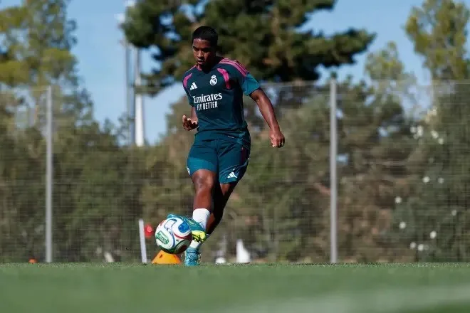 Endrick não treina com o grupo do Real Madrid e é dúvida para jogo contra o Málaga