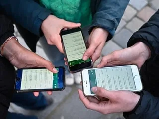 Blocus des lycées : comment la pression scolaire alimente le mal-être chez les jeunes