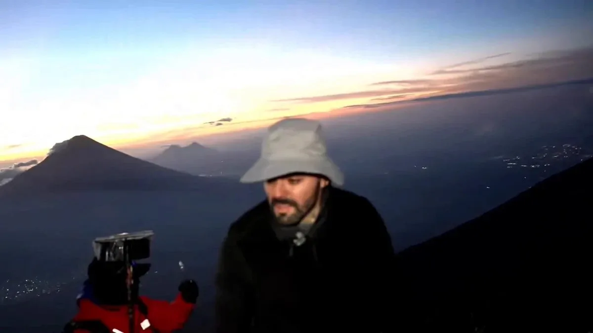 VÍDEO: Streamer registra erupção de vulcão de perto durante live na Guatemala