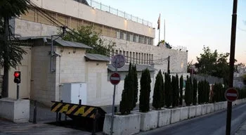 Diplomatas britânicos vão permanecer em missão reduzida em Jerusalém