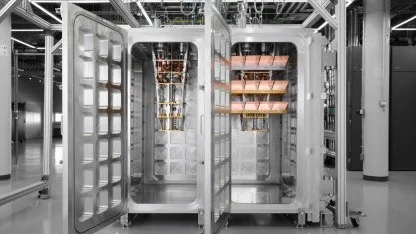 Kühlt auf 10 mK: IBM zeigt modularen Kühlschrank für Quantencomputer