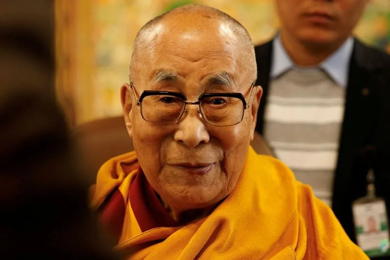 El Dalái Lama envió sus condolencias a los familiares de los los fallecidos en las inundaciones entre Tíbet y Nepal: “Rezo por todos”