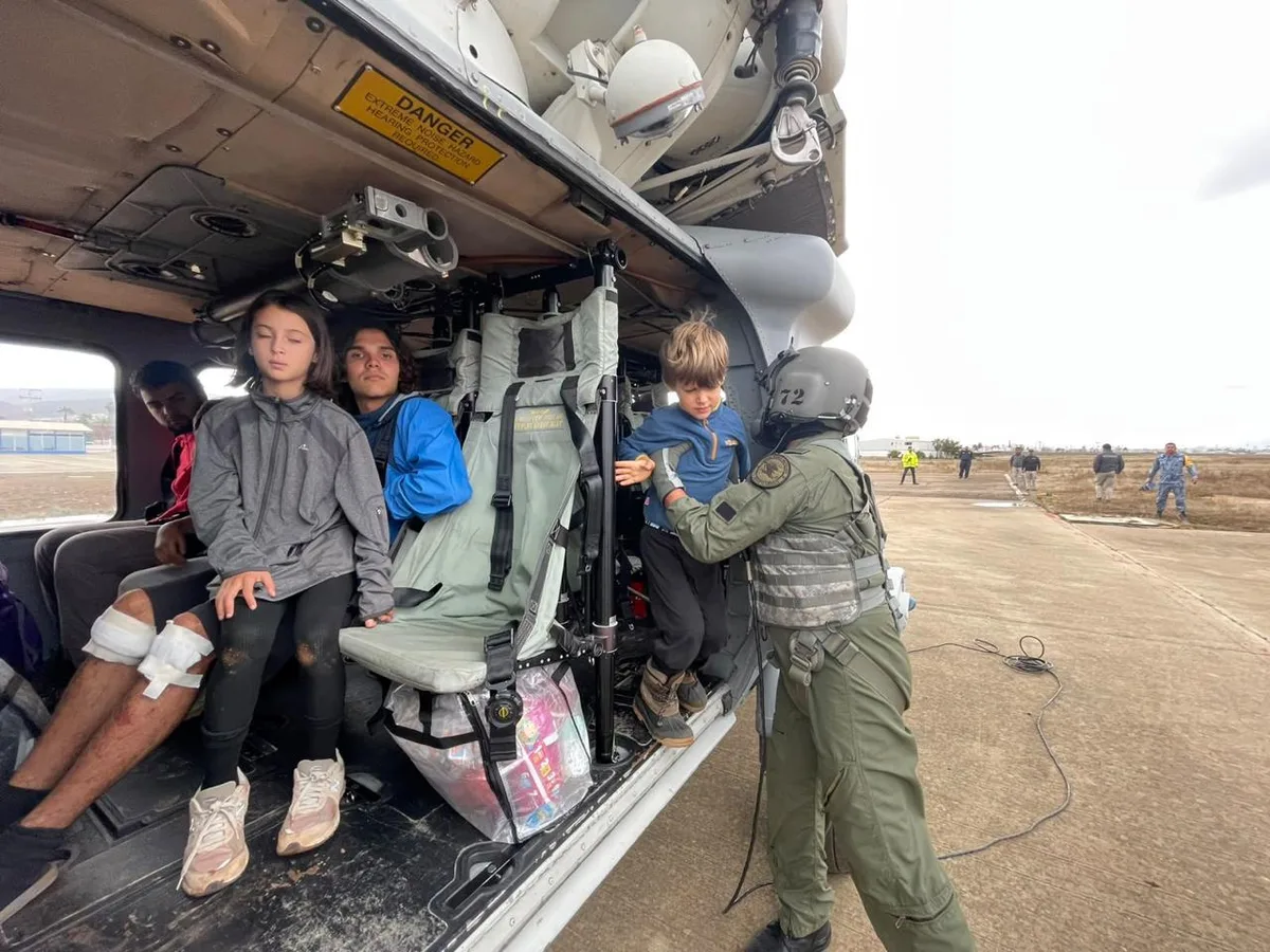 ‘Rachel’ deja a 32 personas incomunicadas en Ensenada: Ejército activa operativo de rescate