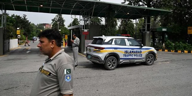 Le gouvernement pakistanais va contester la décision de transférer l’ex-premier ministre Imran Khan de la prison à l’hôpital