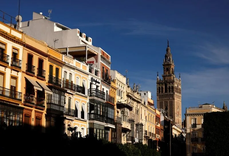 Comprar una vivienda en Andalucía será más barato a partir de 2027 tras la decisión de la Junta de bajar los impuestos