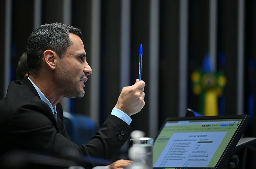Cleitinho defende fim de incentivos fiscais a mineradoras de Minas Gerais