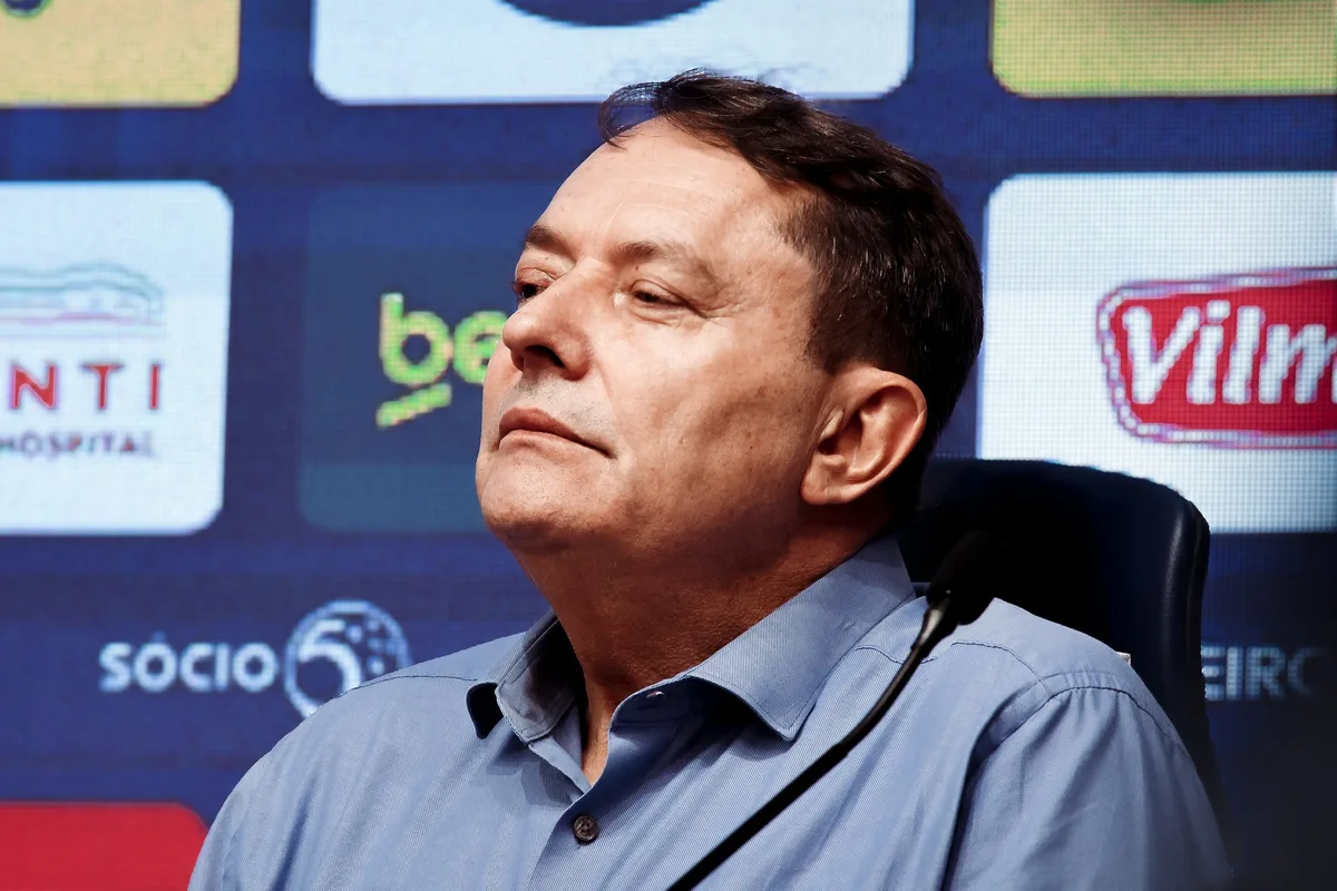 Dono do Cruzeiro cumpre promessa e chega ao clássico em igualdade com o Atlético-MG