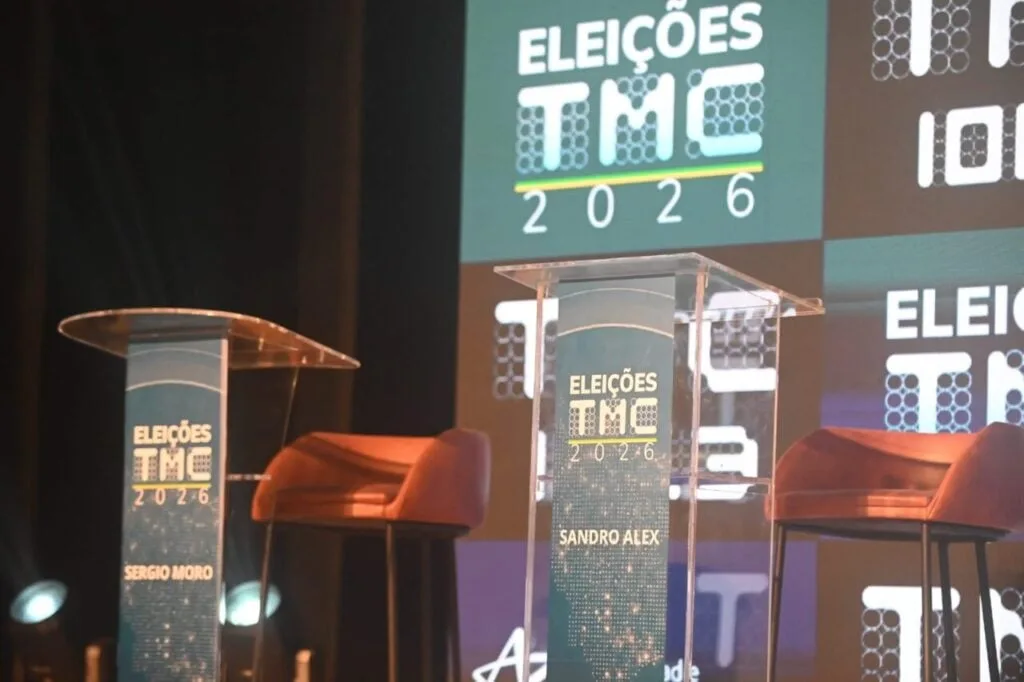 Após ausências de Moro e Sandro Alex, debate vira sabatina para Requião Filho