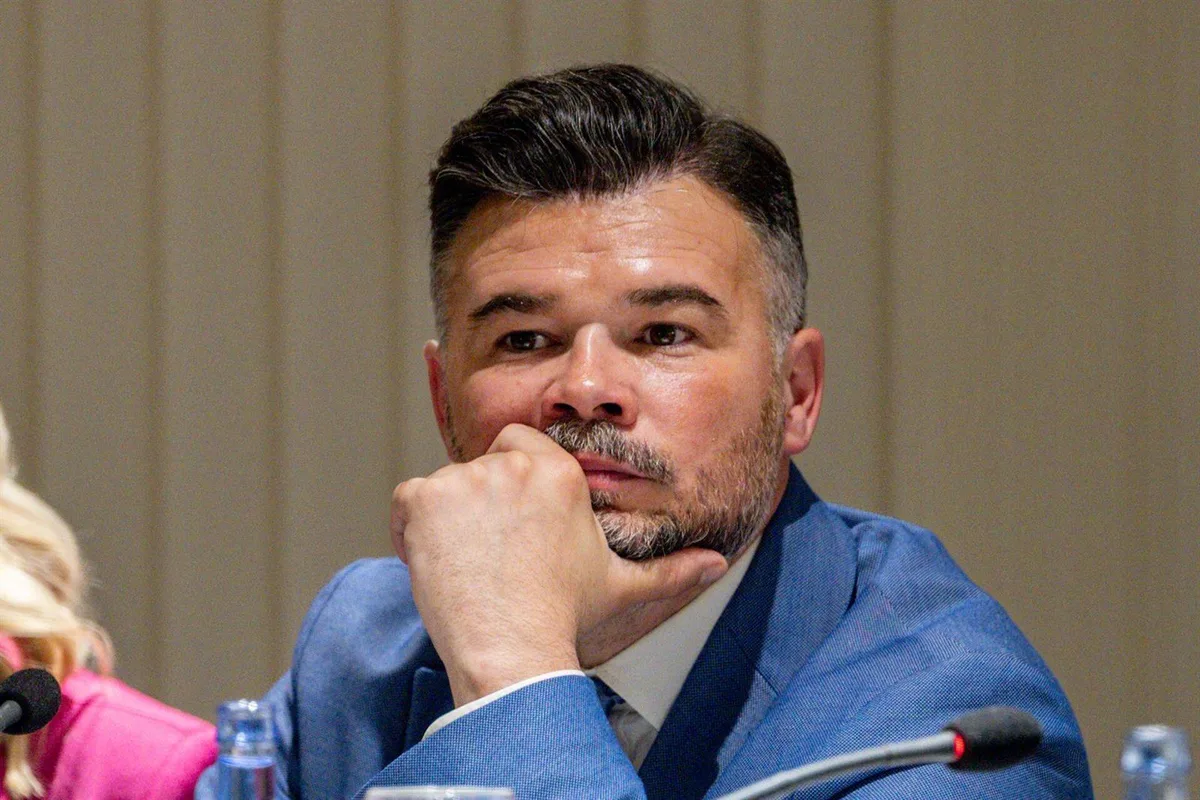 Rufián, sobre la expulsión de una diputada por sacar un espray de pimienta: "Yo enseñé una impresora y maduré"
