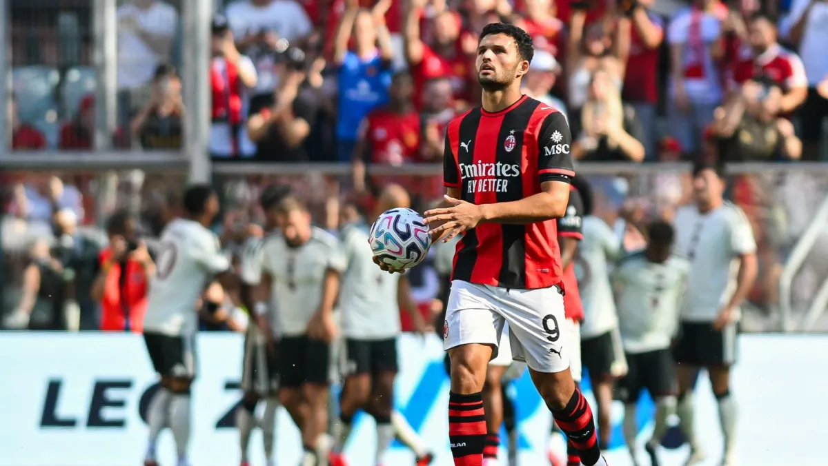 Reforço de R$ 420 milhões do Milan faz a diferença, e Manchester United sofre com velho problema