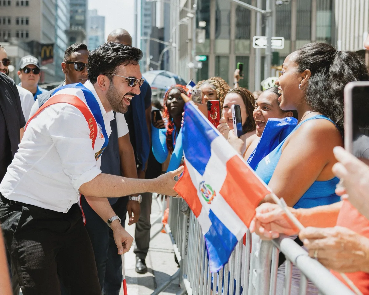 Green card para dominicanos y la regla del Uscis para el ajuste de estatus de familiares de residentes permanentes