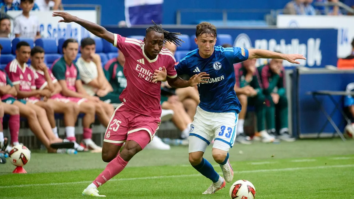 Fußball-Bundesliga: Schalke verlängert mit Eigengewächs Becker bis 2030