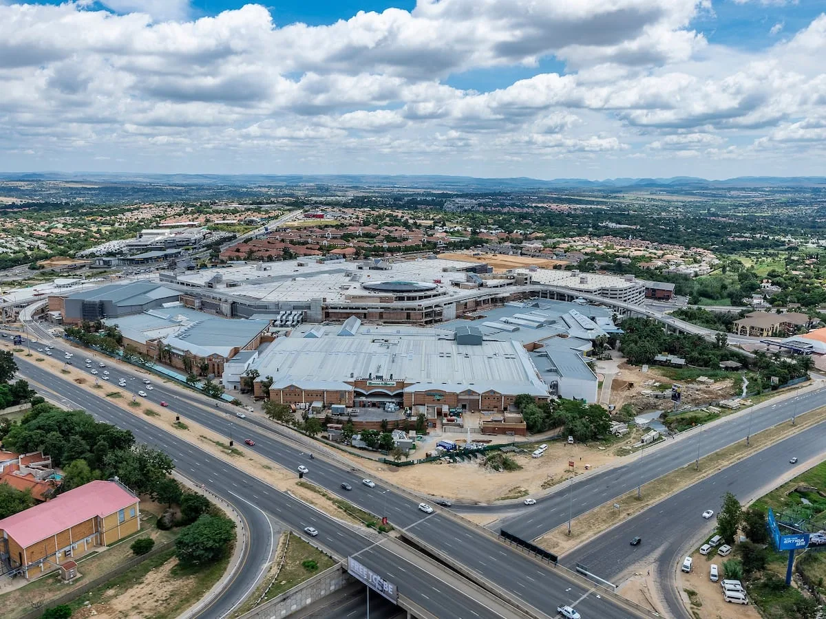 Accelerate sells Cedar Square centre for R630m
