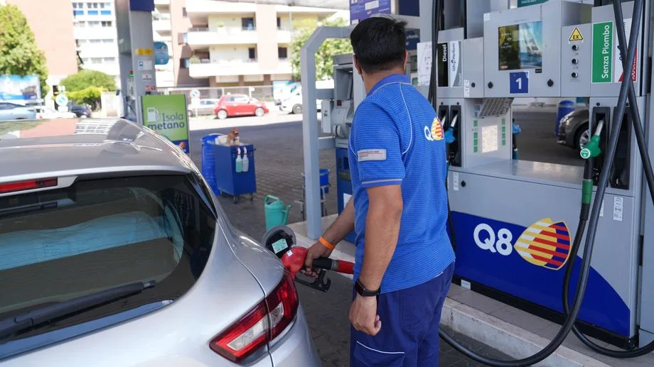 Carburant : le gouvernement "travaille à une reconduction" des aides et du chèque énergie