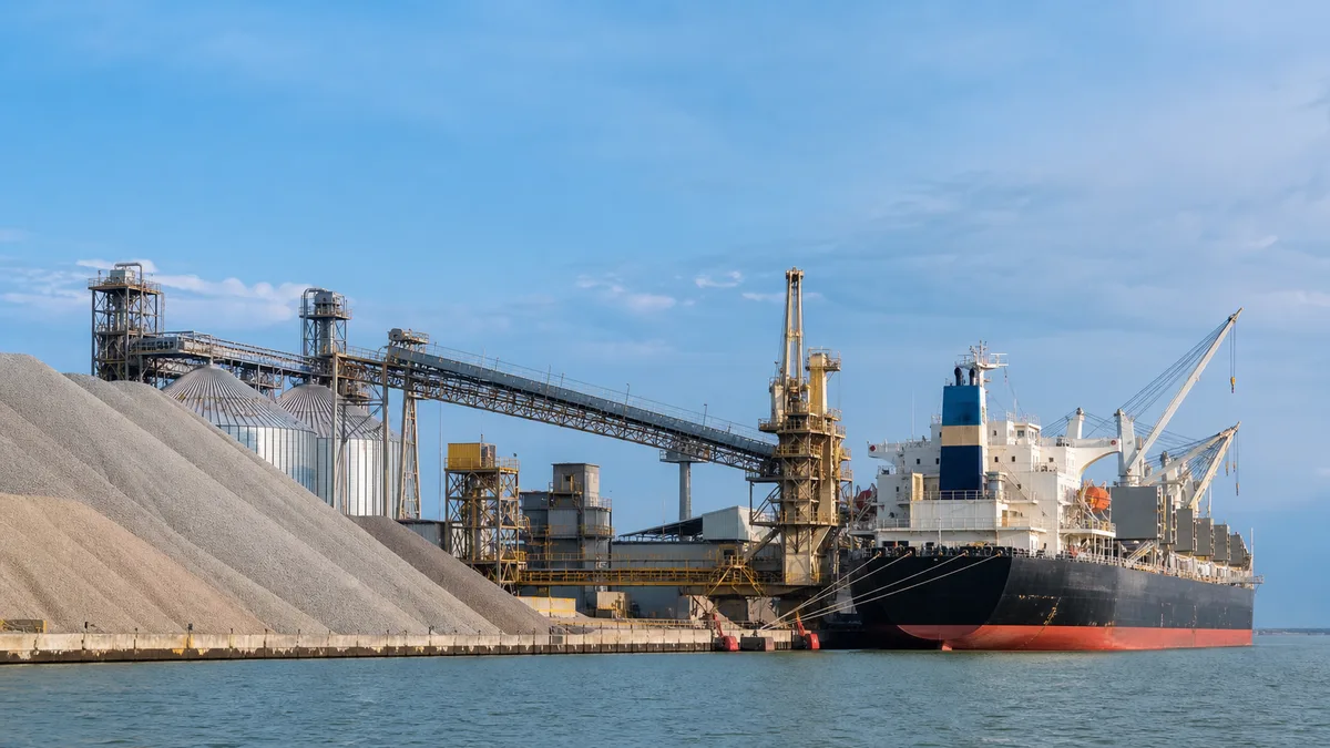 Antaq aprova edital de terminal de fertilizantes no Porto de Itaqui