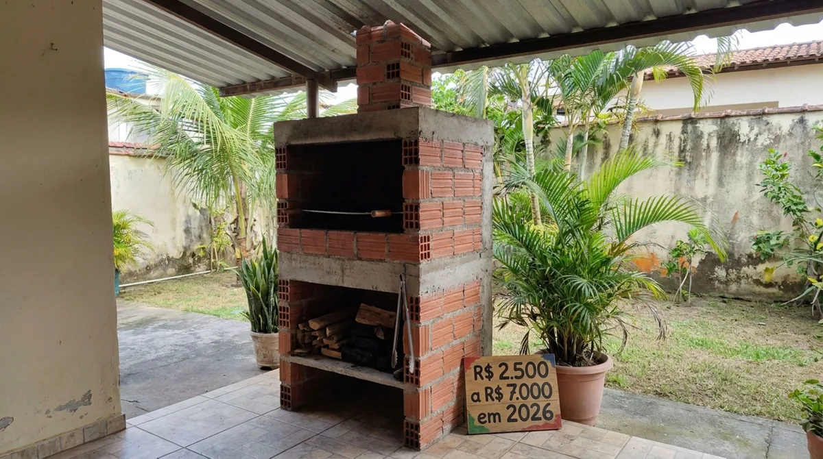 Quanto custa construir uma churrasqueira simples nos fundos da casa para passar os finais de semana com tranquilidade?