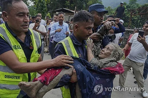 '네팔 대홍수' 사망자 359명으로 급증…실종자도 910명(종합3보)