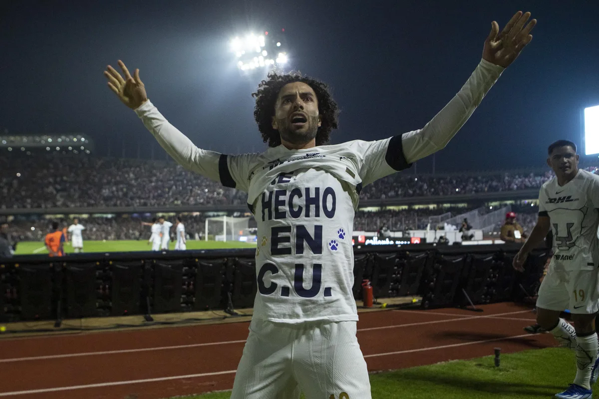 ¡Vuelve a casa! ‘Chino’ Huerta habría aceptado oferta de Pumas