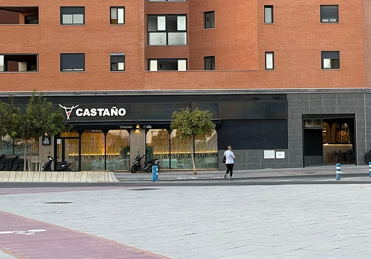 El barrio de Entrenúcleos ya tiene su propio tejido comercial y de servicios