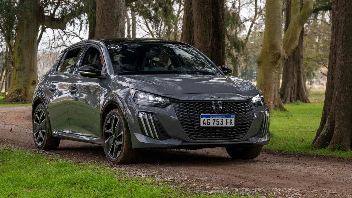 Con tanque de 47 litros, este es el presupuesto necesario para llenar el Peugeot 208 en octubre 2026