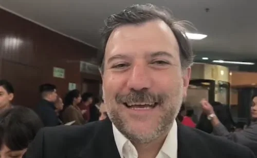 "No te voy a dar declaraciones"; Daniel Asaf evita hablar sobre cónclave de Andy López Beltrán