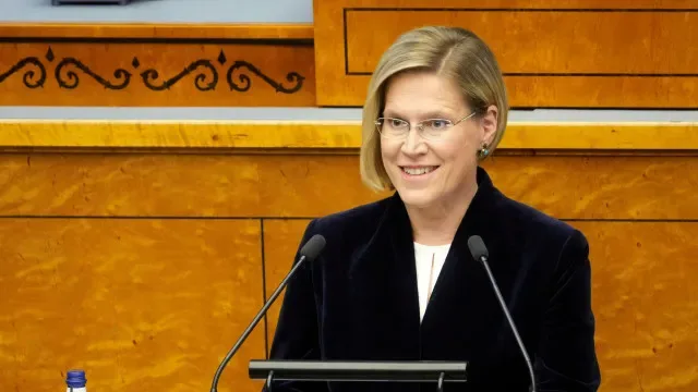 Provedora de Justiça da Estónia eleita presidente
