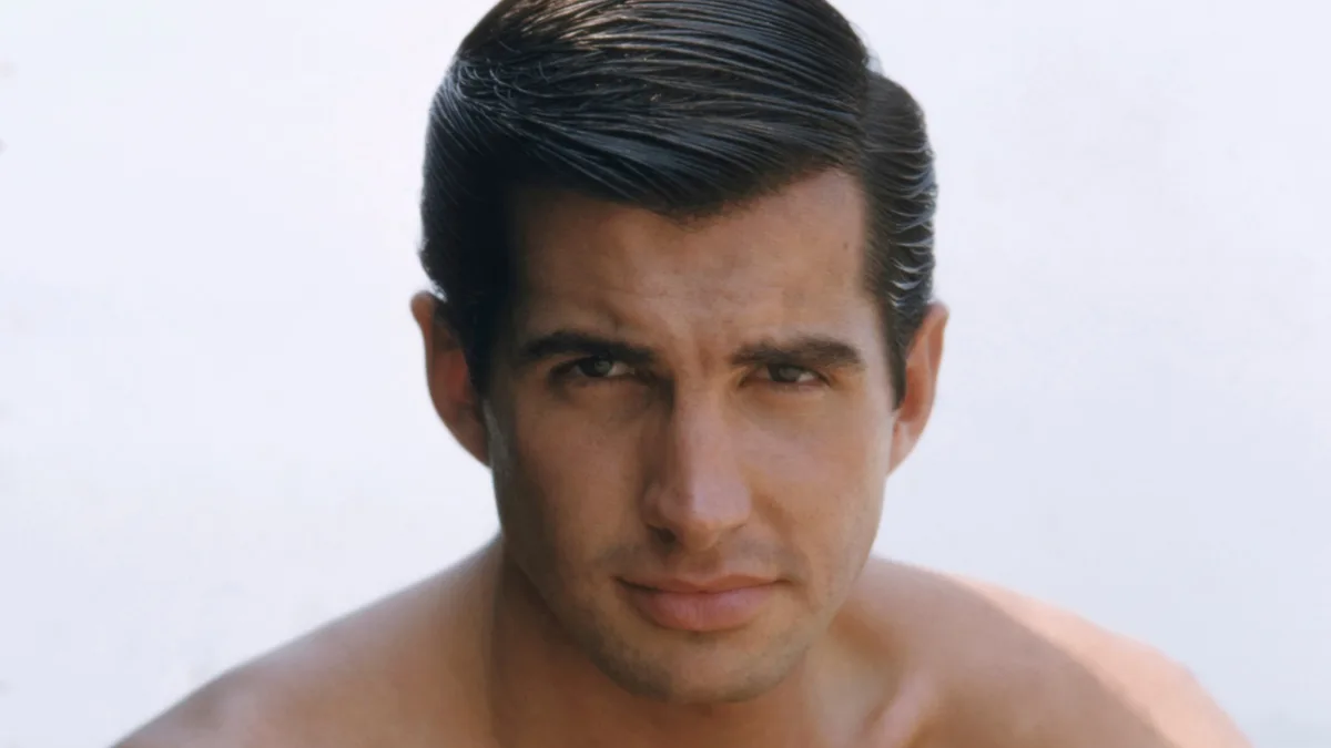 Hollywood Legend Shows Off Trademark Tan for His 87th Birthday