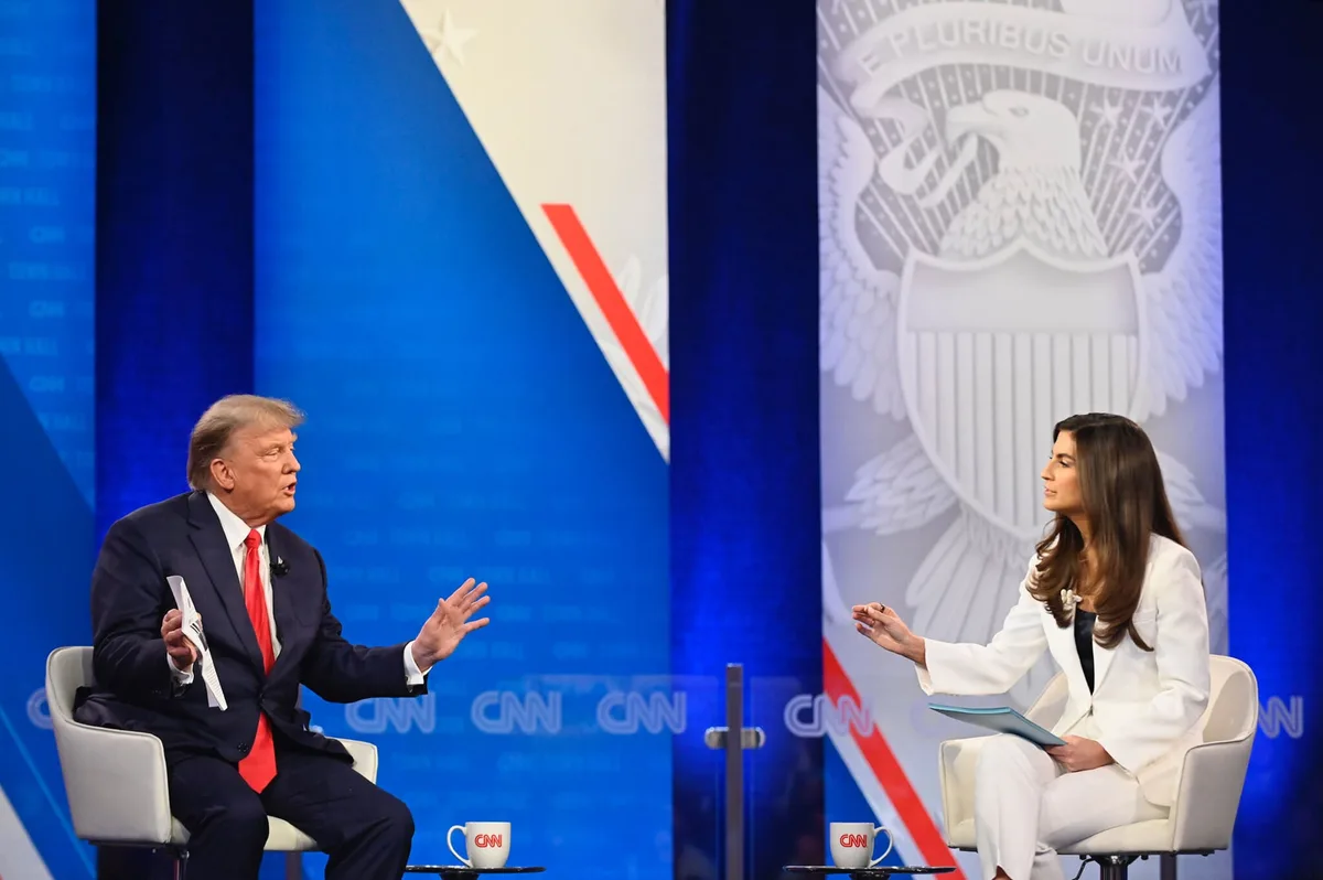 Trump vuelve a arremeter contra los medios y comparte un bizarro video: “Un día en la vida de una reportera de CNN”
