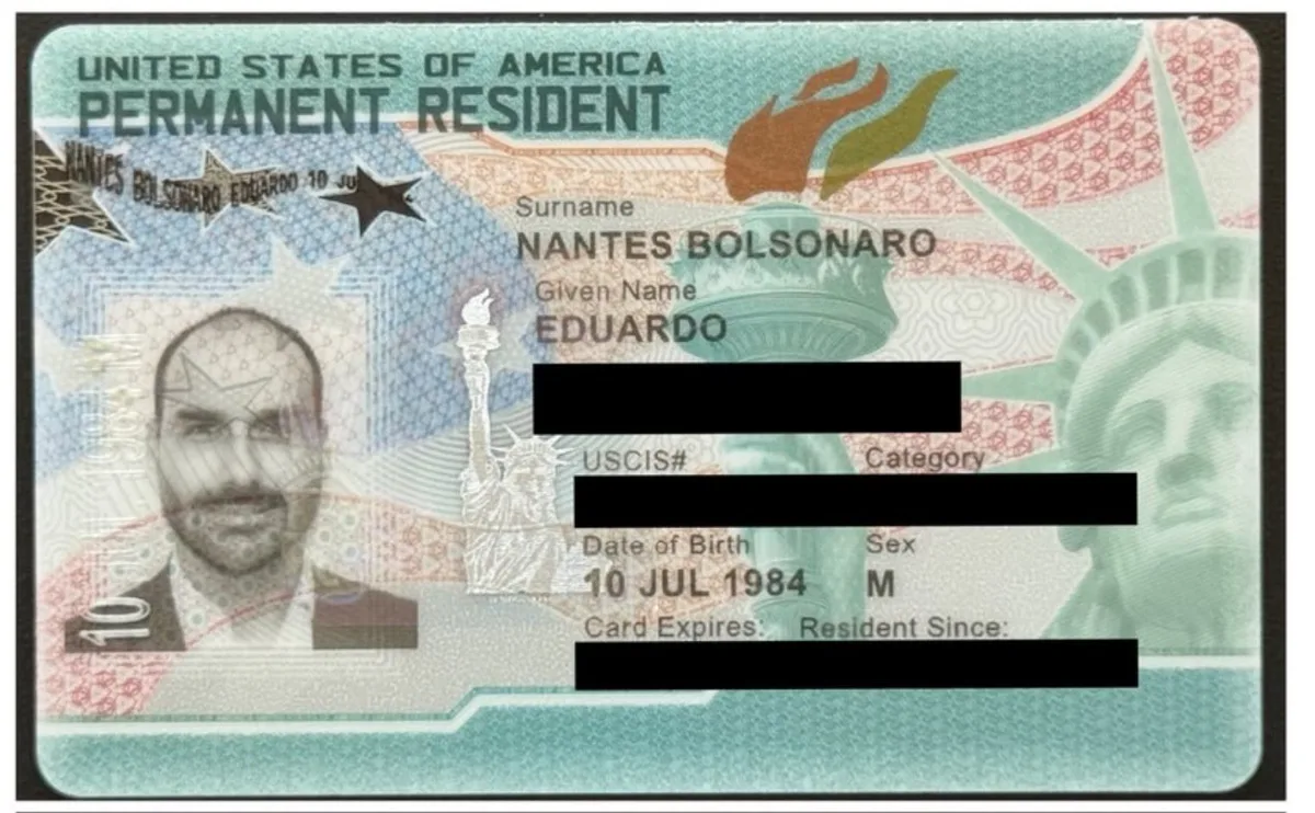 Eduardo Bolsonaro teve 'green card' concedido pelo governo Trump; relembre