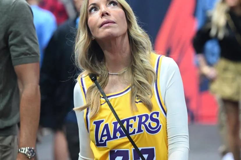 Jeanie Buss, en désaccord avec une partie de sa famille, refuserait de vendre ses parts des Lakers