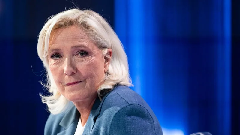 SONDAGE BFMTV. Présidentielle 2027: Édouard Philippe, Raphaël Glucksmann et Jean-Luc Mélenchon donnés au coude-à-coude derrière Marine Le Pen