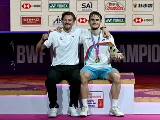 EN IMAGES. Écrasant, le Normand Alex Lanier écrit l’histoire et régale en devenant champion du monde de badminton !