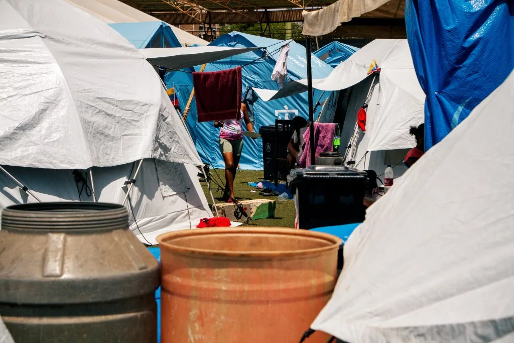 “La espera”, lo más difícil de vivir en un refugio de La Guaira tras los terremotos