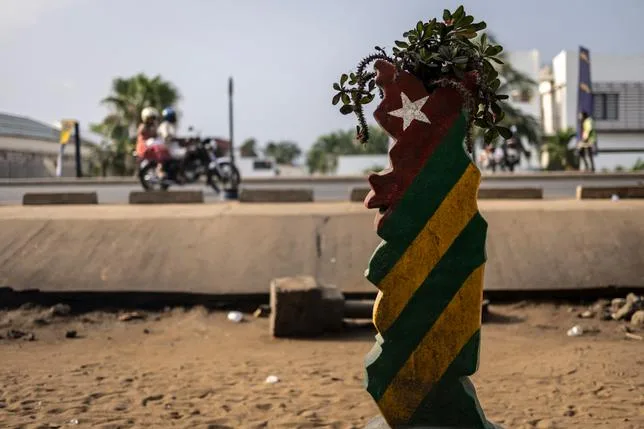 Les deux journalistes français détenus au Togo depuis juillet obtiennent une liberté provisoire