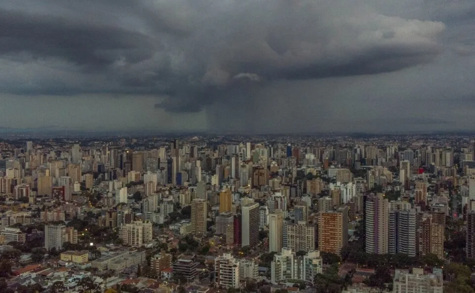 Paraná tem alertas de tempestade e vendaval; veja regiões em risco