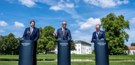 Neuhardenberg: Das sagen Friedrich Merz, Lars Klingbeil und Alexander Dobrindt – Livestream