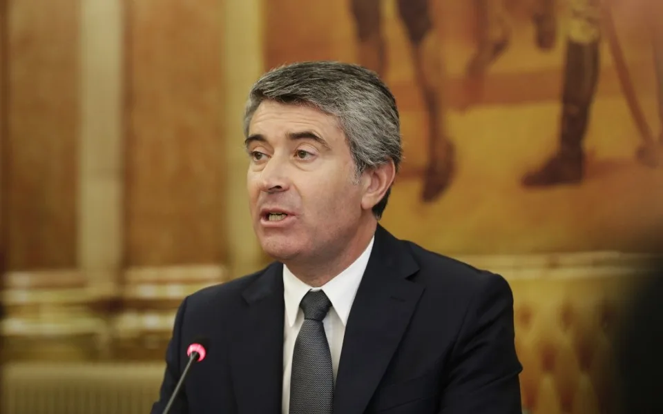 Carneiro preocupado com declarações de ministra sobre consumo de combustíveis