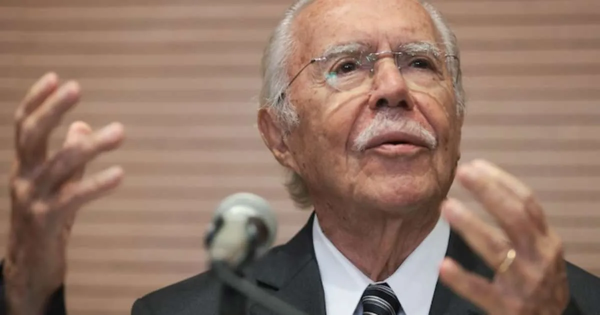 Ex-presidente José Sarney é internado com pneumonia; estado de saúde é estável