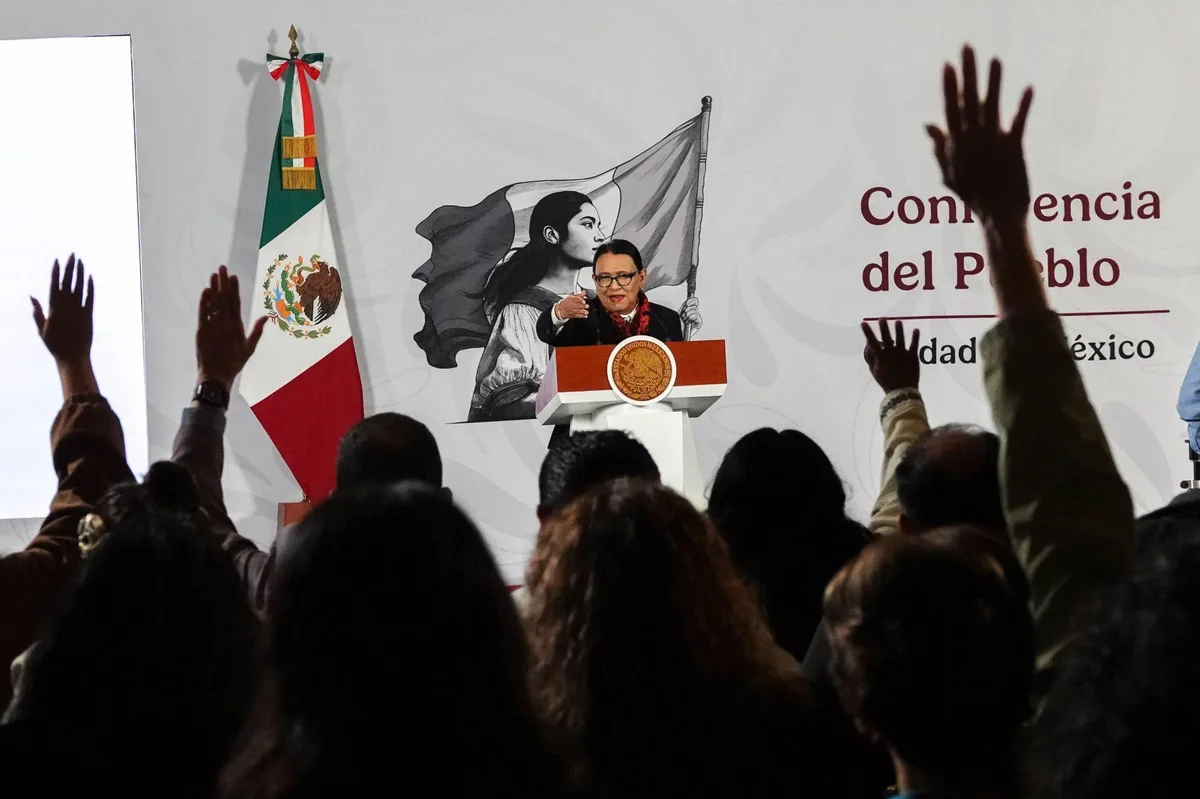 Otro coscorrón autoritario a periodistas