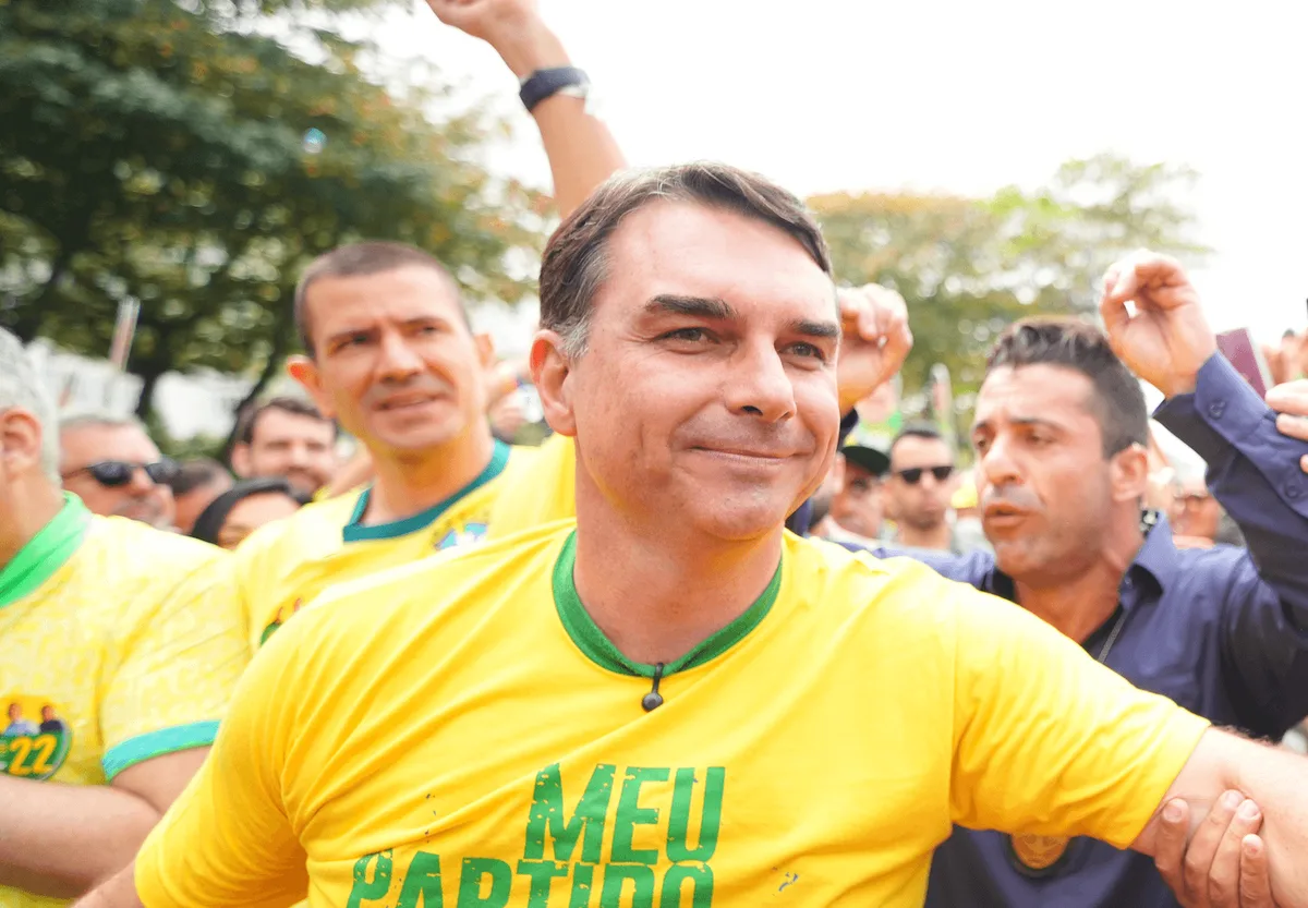Flávio Bolsonaro convoca ato na Paulista em 7 de setembro