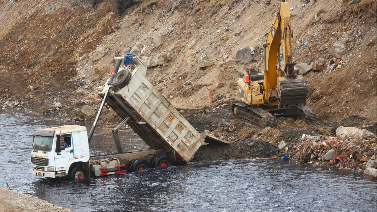 Sector farmacéutico advierte riesgo de desabastecimiento ante lluvias intensas por el Fenómeno El Niño