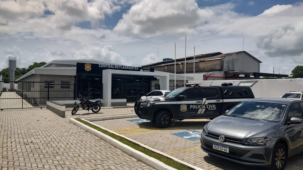 Suspeito é baleado ao tentar pegar arma de policial durante abordagem em Maceió