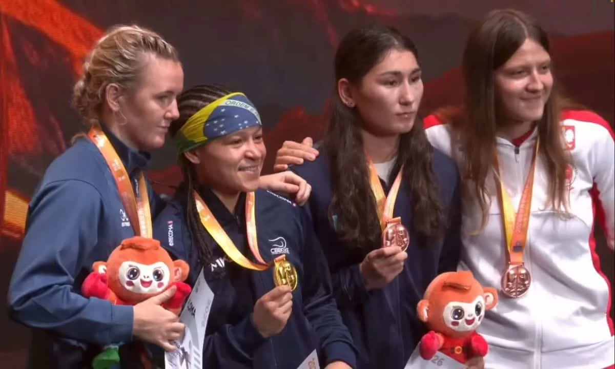 Bia Ferreira revela climão com rivais em sua volta ao boxe olímpico