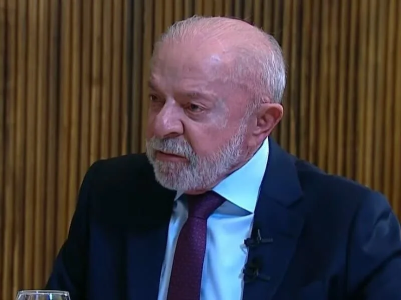 Lula elogia intervenção de Fachin e defende investigação sobre Moraes