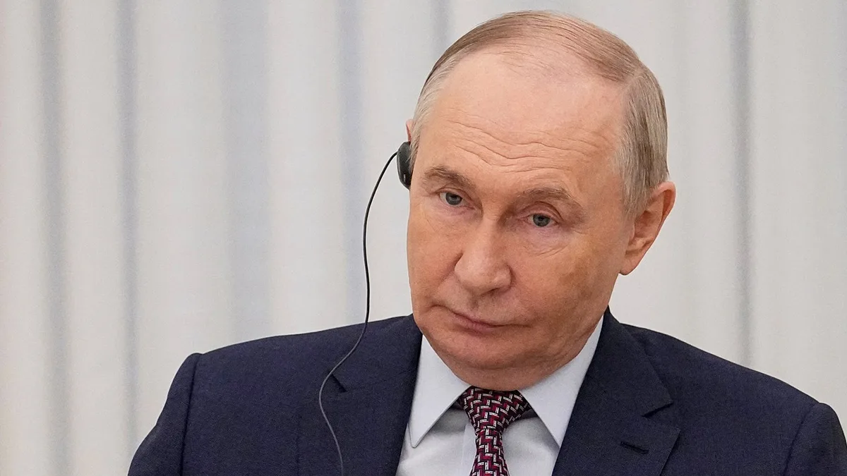 Livro polémico sobre a vida privada de Putin vence prémio literário em França