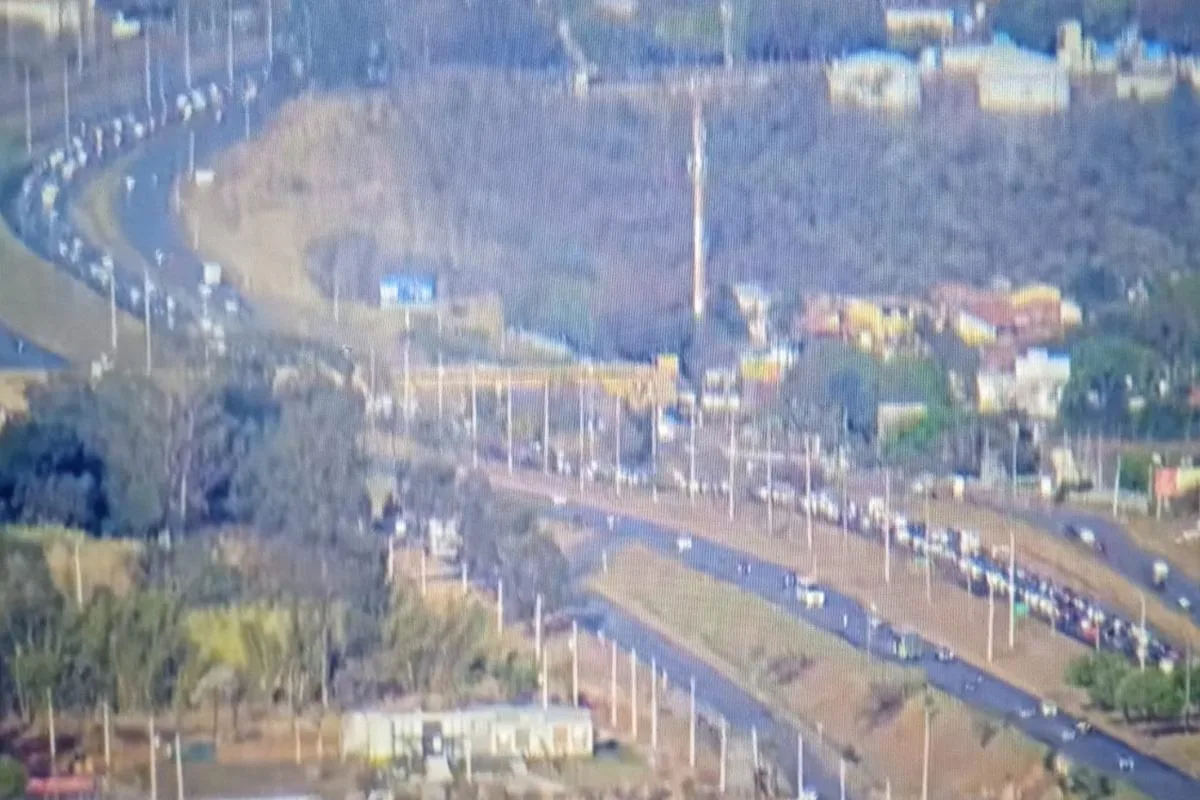 Acidentes com carretas congestionam trânsito na BR-020 e na Epia