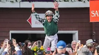 “Leger Legends” espera por el regreso de Lanfranco Dettori el jinete volador