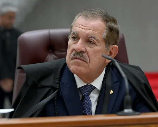PF vê ‘ingerência’ de senador sobre ministro do STJ