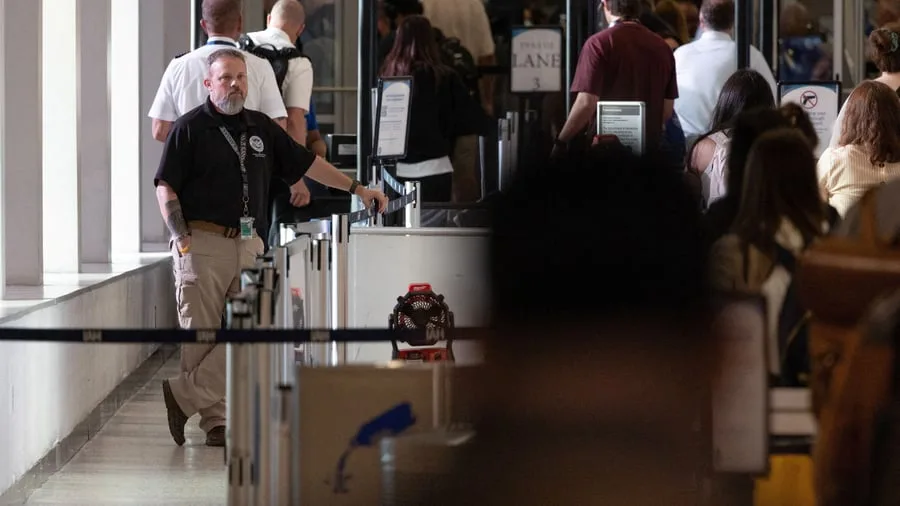 +++ USA +++: US-Bundesrichterin kippt Trumps Visa-Stopp für Staatsangehörige aus 75 Ländern