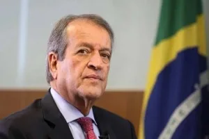 Valdemar pede que Justiça autorize Michelle a ser substituída no cuidado de Bolsonaro